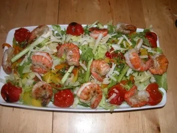 Mediterraner Brotsalat mit Gesellschaft - Rezept - Bild Nr. 3