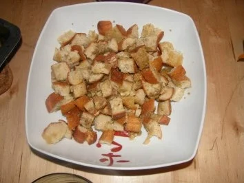 Mediterraner Brotsalat mit Gesellschaft - Rezept - Bild Nr. 4