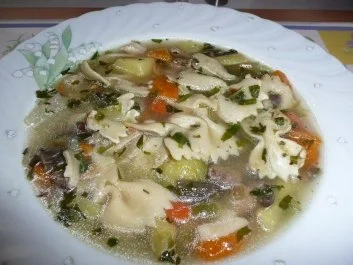 Suppe: Hühnersuppe mit frischem Gartengemüse - Rezept - Bild Nr. 2