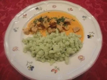 Kalbsgulasch mit Spinatnockerln - Rezept