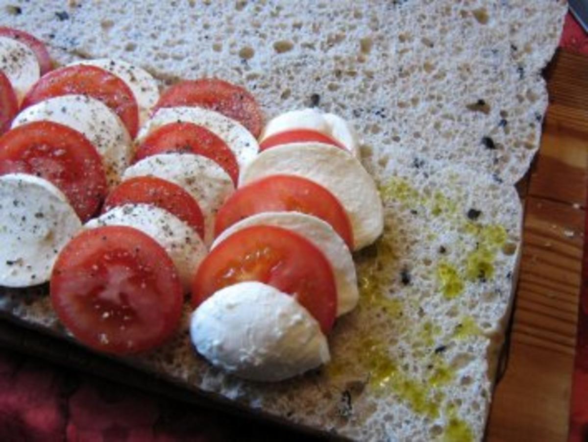 Focaccia Tomate-Mozarella - Rezept - Bild Nr. 3
