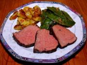 Roastbeef (Niedertemperatur, rückwärts-gebraten) mit Rosmarin-Kartoffeln und Zuckerschoten - Rezept