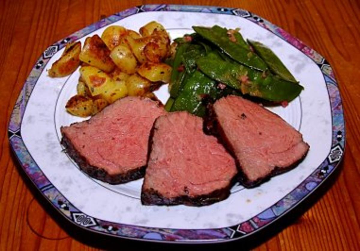 Bilder für Roastbeef (Niedertemperatur, rückwärts-gebraten) mit Rosmarin-Kartoffeln und Zuckerschoten - Rezept