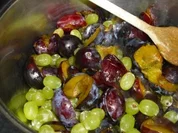 Duett aus kernlosen Trauben und Zwetschgen - Rezept
