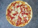 Rezept: Pizza Prosciutto mit Mozzarella & Paprika Pizza Prosciutto mit Mozzarella & Paprika - Rezept