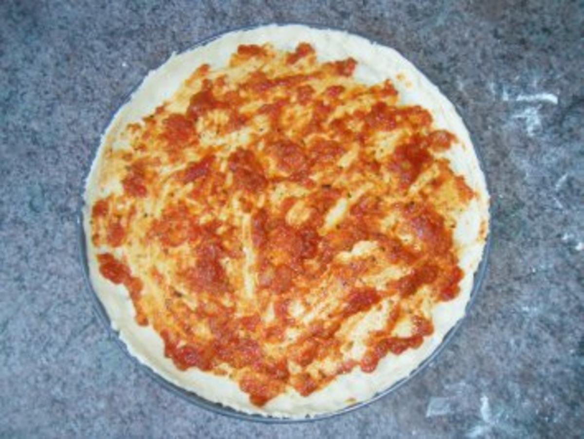 Pizza Prosciutto mit Mozzarella & Paprika - Rezept - Bild Nr. 5
