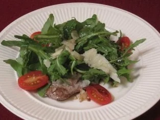 Paillard de boeuf auf Rucolasalat - Rezept