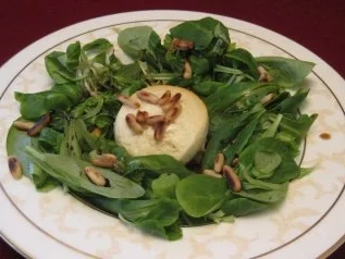 Arme Ritter aus Wachteleiern unter Ziegenkäse an Feldsalat - Rezept