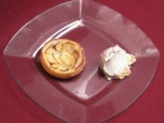 Apfeltarte mit Walnusseis - Rezept