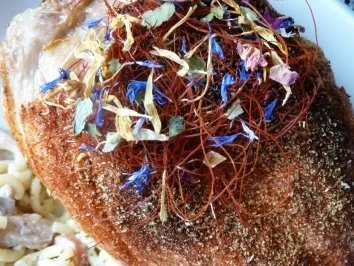 Calvados-Hähnchen an Nudelsalat mit Apfelmayonaise - Rezept - Bild Nr. 2