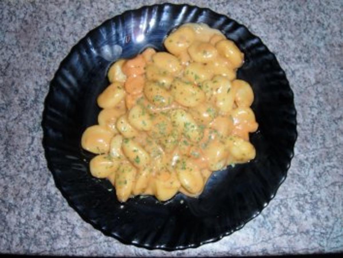 Bilder für Gnocchi mit Karotten in Erdnuss-Sauce - Rezept