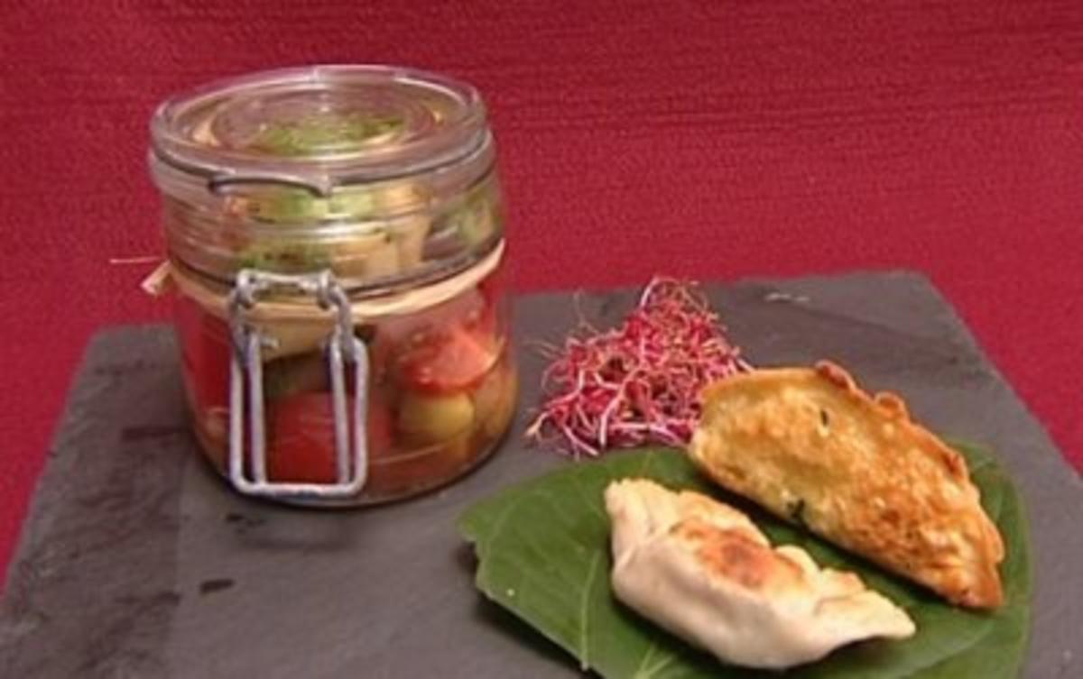 Bilder für Asiatischer Spargelsalat mit Gyoza (Janina Uhse) - Rezept