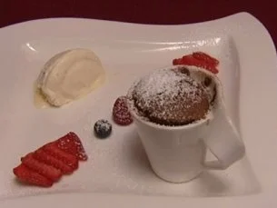 Rezept: Vanilleparfait mit Schokoladensoufflee (Janina Uhse) Vanilleparfait mit Schokoladensoufflee (Janina Uhse) - Rezept