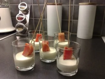 Rezept: Lachsspiesse in Sauce Lachsspiesse in Sauce - Rezept