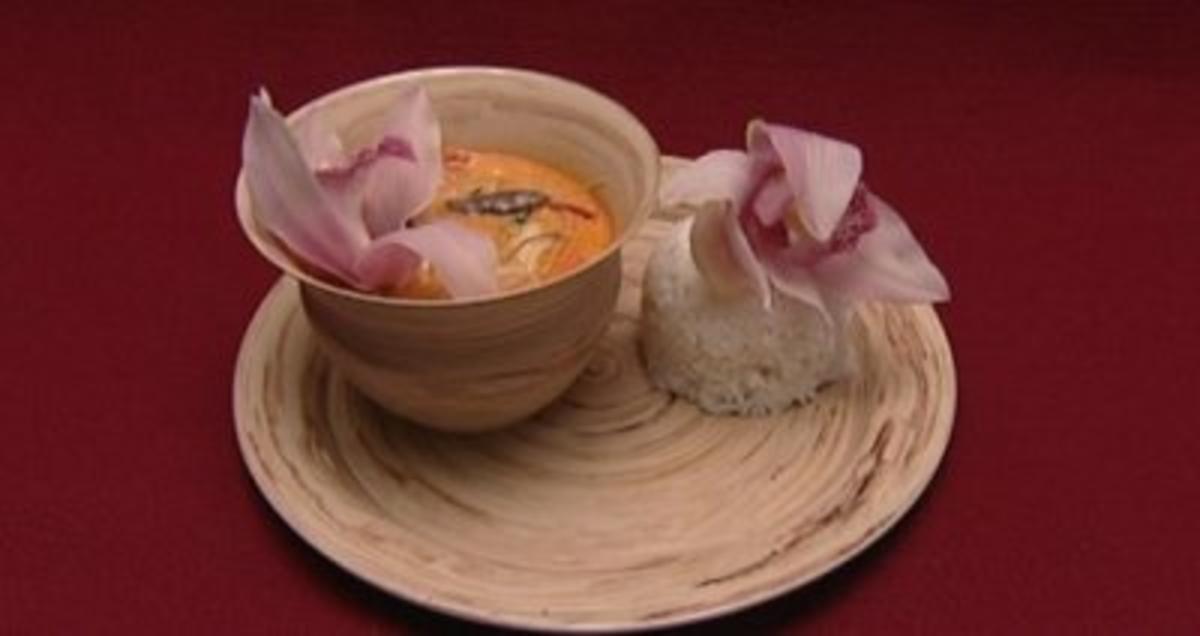 Rotes Thai-Curry mit Hühnchen und Reis (Sarah Tkotsch) - Rezept