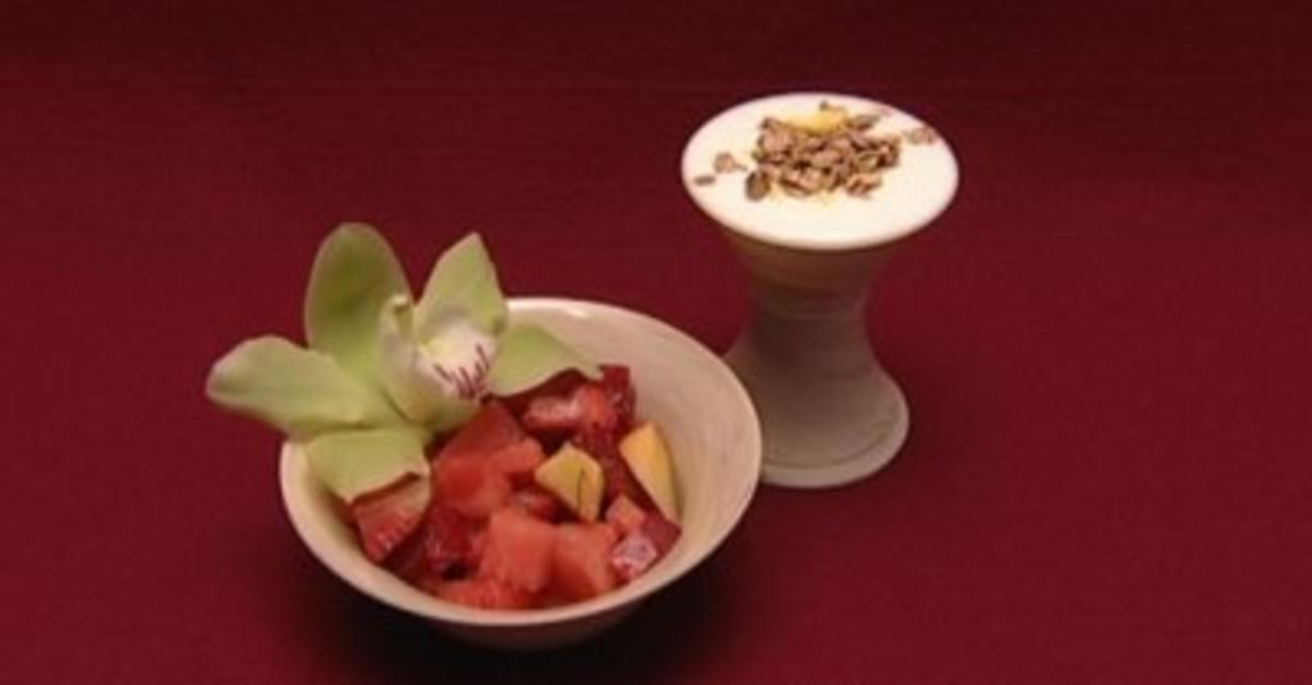 Obstsalat mit Joghurt und Müsli (Sarah Tkotsch) - Rezept