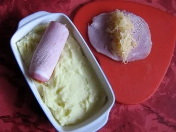 Rezept: Kassler-Sauerkrautröllchen auf Kartoffelbrei Bild Nr. 4 Kassler-Sauerkrautröllchen auf Kartoffelbrei - Rezept - Bild Nr. 4