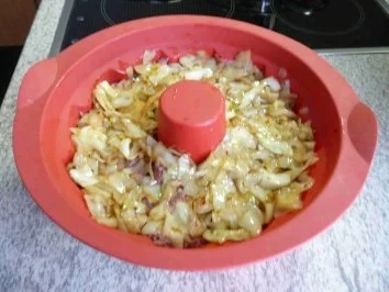 Rezept: Hackfleisch : Schichtkohl aus dem Gugelhupf Hackfleisch : Schichtkohl aus dem Gugelhupf - Rezept