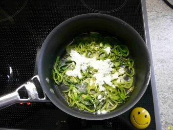 Fleischlose Küche : Gedünstetes Gemüse an Salzkartoffeln mit Bechamelsoße - Rezept - Bild Nr. 3