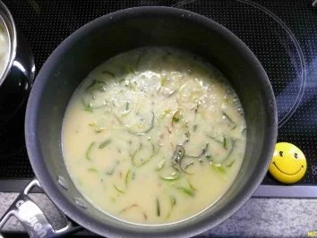 Fleischlose Küche : Gedünstetes Gemüse an Salzkartoffeln mit Bechamelsoße - Rezept - Bild Nr. 4