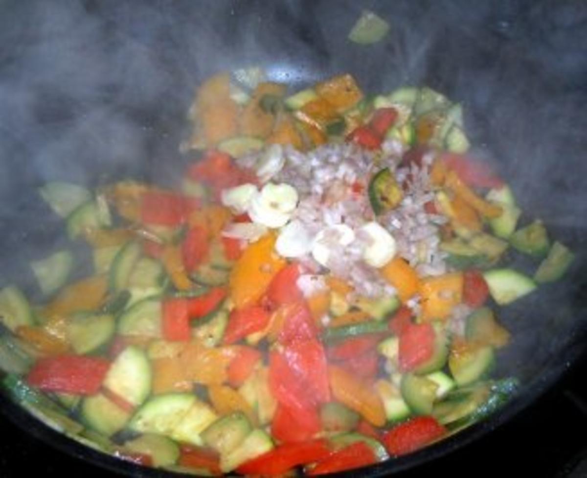 Scharfe Hähnchenbrust auf fruchtig-scharfem Gemüse - Rezept - Bild Nr. 5