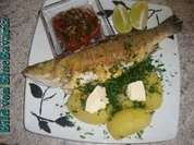 Fischgerichte: Gebratener Wolfsbarsch mit Gemüsekartoffeln - Rezept