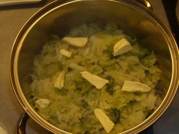 Rezept: Aufläufe: Wirsingauflauf mit Kartoffelkruste Bild Nr. 5 Aufläufe: Wirsingauflauf mit Kartoffelkruste - Rezept - Bild Nr. 5