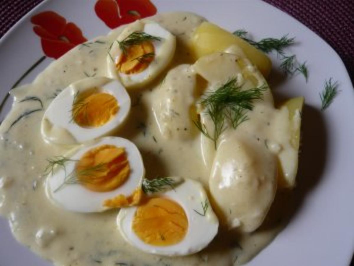 Eier in Senf Dill Soße - einfach - 210 kcal/100g Eier in Senf Dill Soße - einfach - 210 kcal/100g