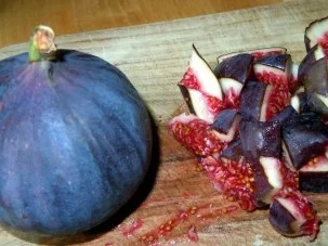 Rosmarin-Panna-Cotta mit Feigensauce - Rezept - Bild Nr. 5