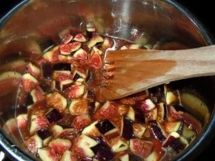 Rosmarin-Panna-Cotta mit Feigensauce - Rezept - Bild Nr. 9