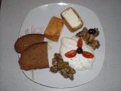 Gebackener Feta mit Dip und Champignon-Antipasti - Rezept
