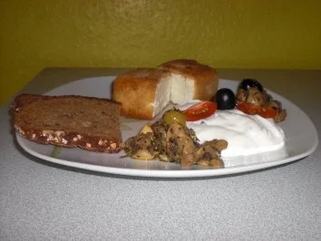 Gebackener Feta mit Dip und Champignon-Antipasti - Rezept - Bild Nr. 2