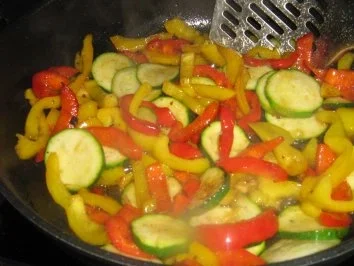 Rezept: Frikadellen - Auflauf "Oriental" Bild Nr. 5 Frikadellen - Auflauf "Oriental" - Rezept - Bild Nr. 5