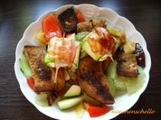 Tomaten-Brot-Salat mit Ziegenkäsepäckchen - Rezept