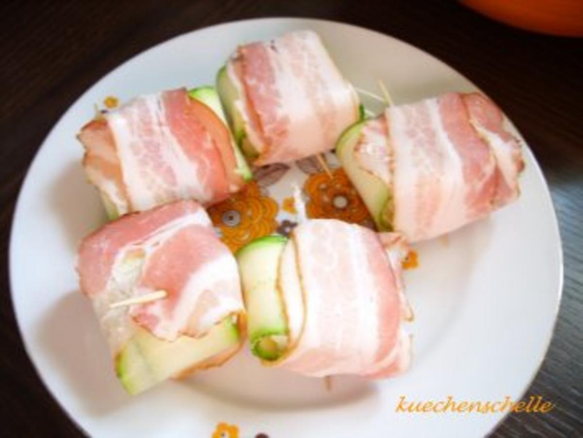 Tomaten-Brot-Salat mit Ziegenkäsepäckchen - Rezept - Bild Nr. 4