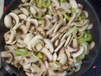 Rezept: Auflauf: Champignon-Porree-Auflauf Bild Nr. 2 Auflauf: Champignon-Porree-Auflauf - Rezept - Bild Nr. 2