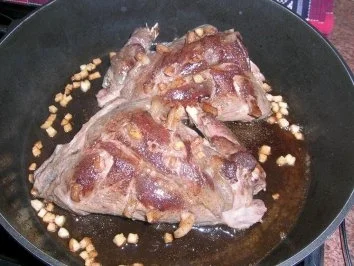 Hasenkeulen gespickt/ mit Steinpilzen und rohem Knödel - der Herbst kann kommen - Rezept - Bild Nr. 5