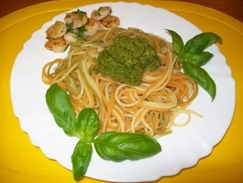 Rezept: Spaghetti mit Garnelen und Pesto Spaghetti mit Garnelen und Pesto - Rezept