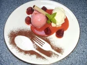 Erdbeersorbet mit weißer Mousse - Rezept