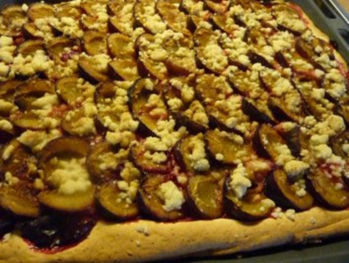 Zwetschgen-Datschi mit Streusel - Rezept - kochbar.de
