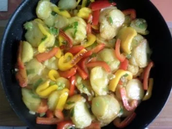 Bratkartoffel-Pfanne mit buntem Gemüse - Rezept