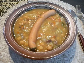 Suppen & Eintöpfe : Kichererbseneintopf mit Wiener Würstchen - Rezept