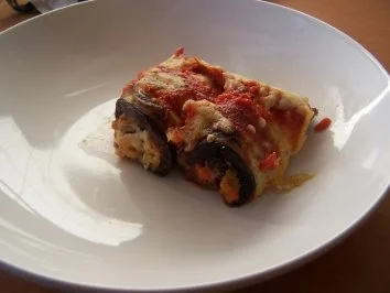 Überbackene Auberginenröllchen - Rezept