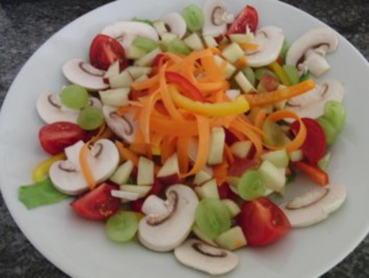 Salat mit gebratenen Putenstreifen - Rezept - Bild Nr. 3