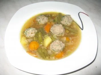 Gemüsesuppe mit Fleischbällchen - Rezept