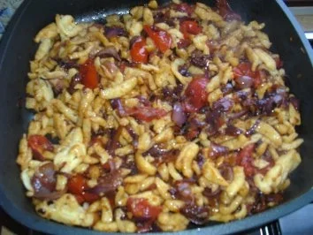 Rezept: Bunte Pfanne.. mit Tomaten .. alles was weg musste Bild Nr. 2 Bunte Pfanne.. mit Tomaten .. alles was weg musste - Rezept - Bild Nr. 2