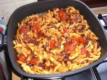 Rezept: Bunte Pfanne.. mit Tomaten .. alles was weg musste Bunte Pfanne.. mit Tomaten .. alles was weg musste - Rezept