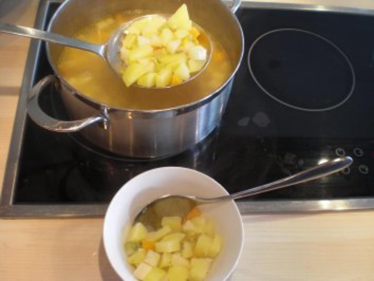 Gratinierte Rahmsuppe von Kartoffeln mit Blauschimmelkäse - Rezept - Bild Nr. 5