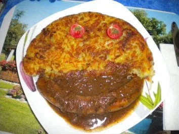 smile-Rösti mit Bratwurst und Salat - Rezept