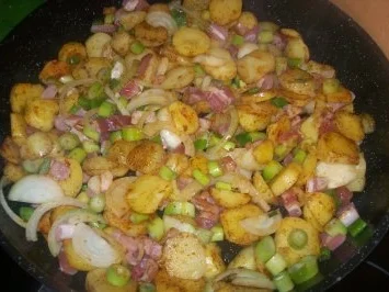 Rezept: Bratkartoffeln und riesen Hunger Bratkartoffeln und riesen Hunger - Rezept